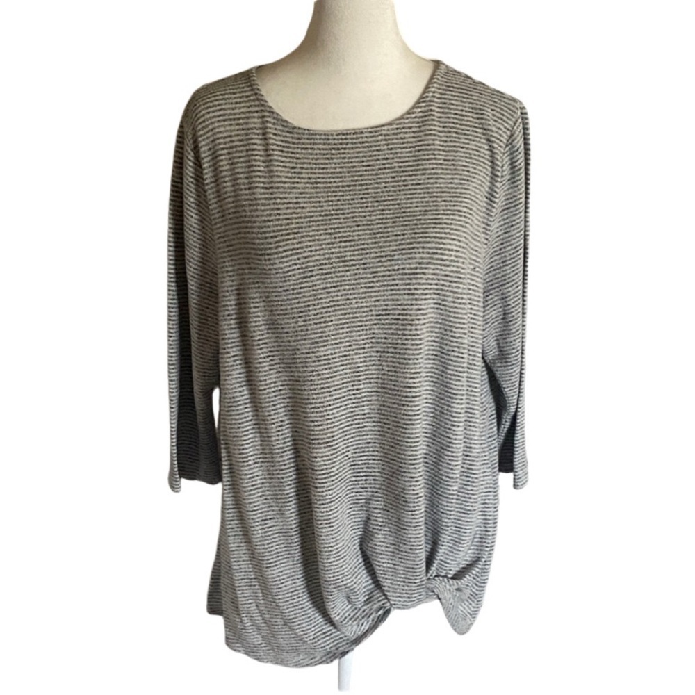 Matty M Gray Striped Women's Top. 3/4 Sleeves. Ruched waist. Size L.